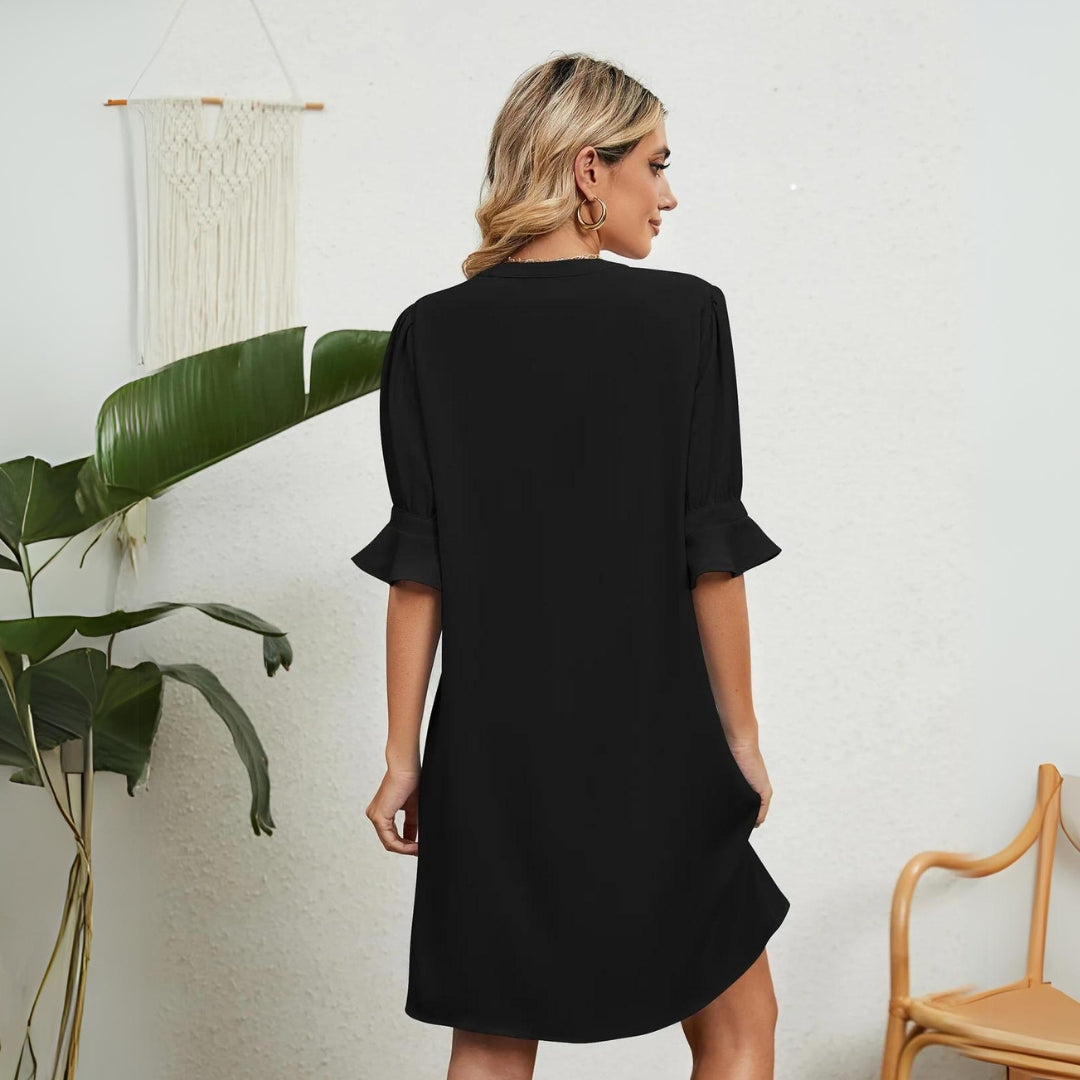 Ester | Chic V-Neck Robe