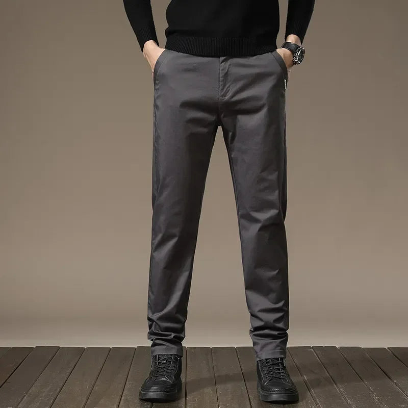 Gio | Chic Chinos