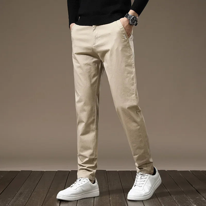 Gio | Chic Chinos