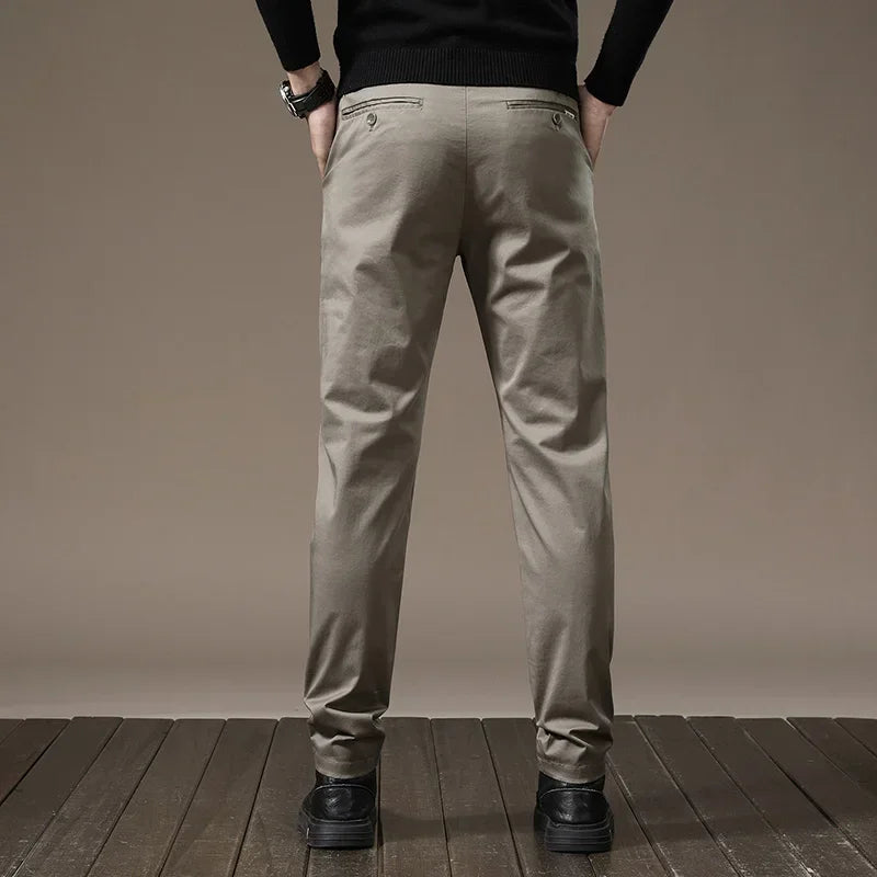 Gio | Chic Chinos