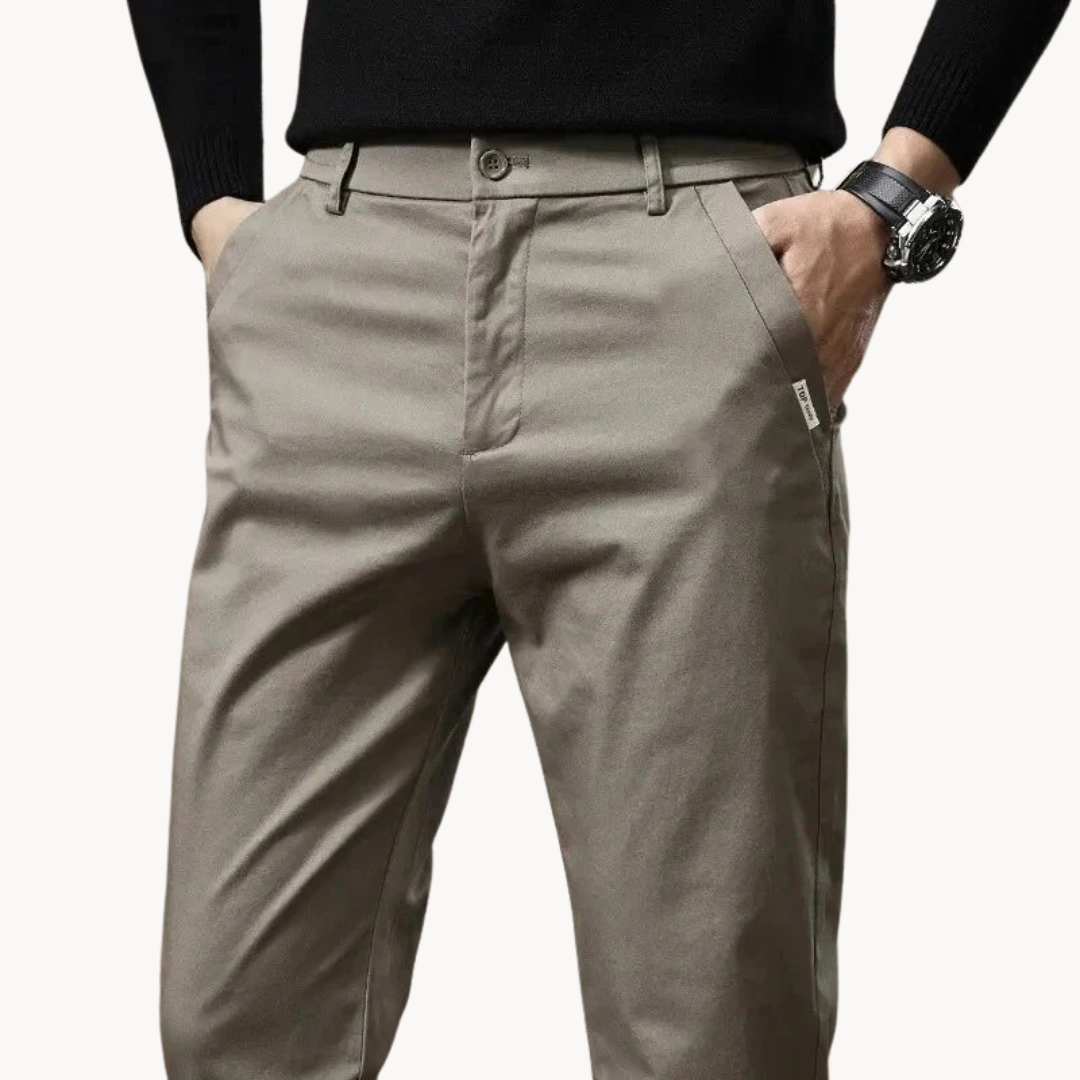 Gio | Chic Chinos