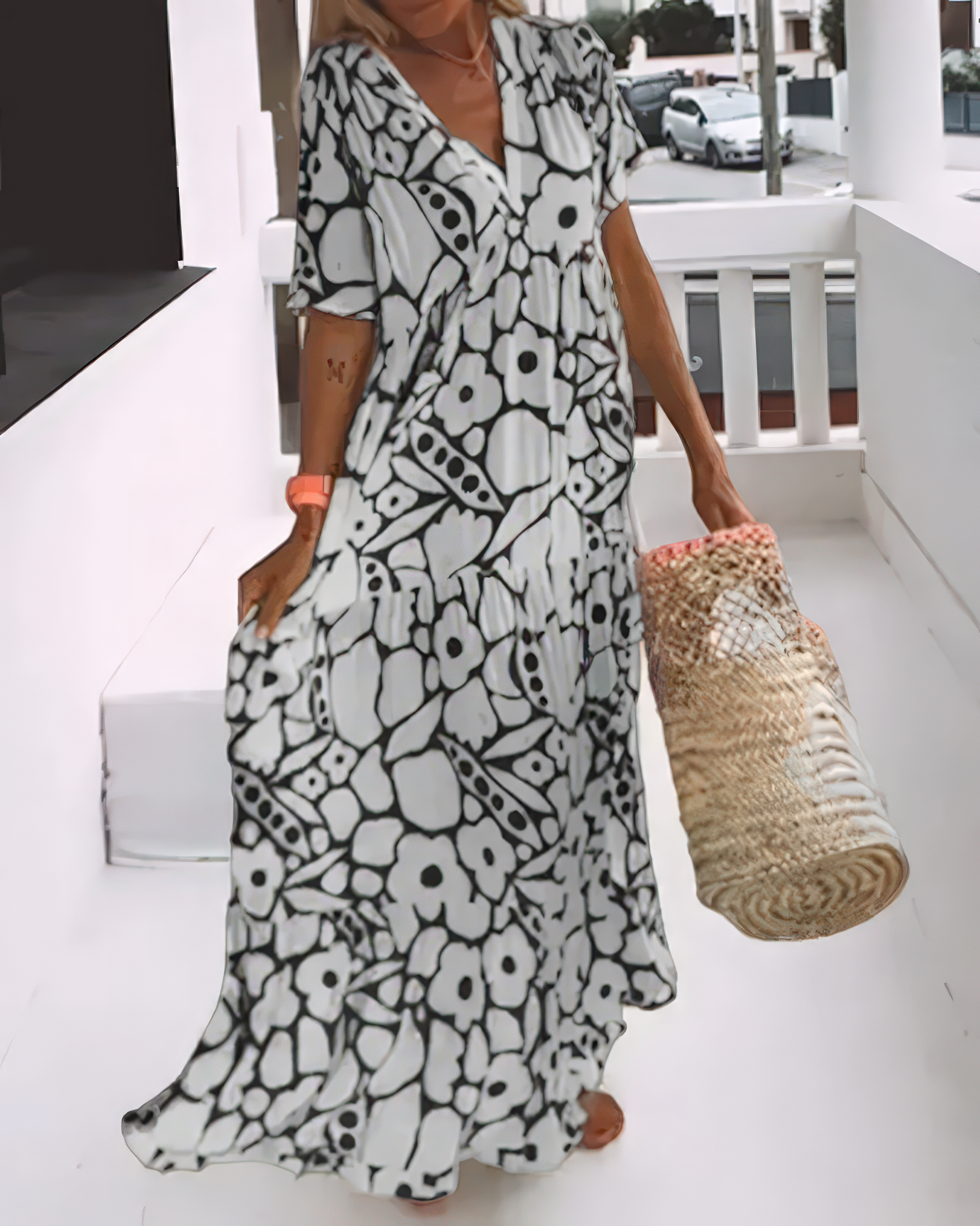 Zoé | Elegant V-Neck Dress