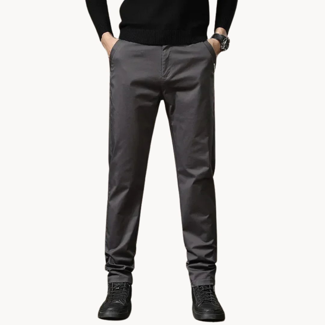 Gio | Chic Chinos